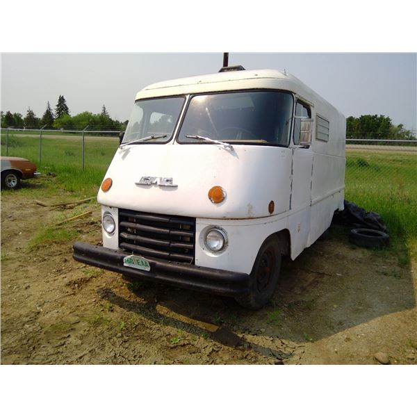 GMC Camper Van Has keys  VIN 5P92575651533B