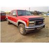 Image 2 : 1992 GMC Sierra 1500 4X4  has keys, brake controller and box liner  VIN 2GTEK19KXN1561327