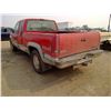 Image 4 : 1992 GMC Sierra 1500 4X4  has keys, brake controller and box liner  VIN 2GTEK19KXN1561327