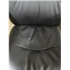 Image 2 : Padded office chair with adjustable hight and lock