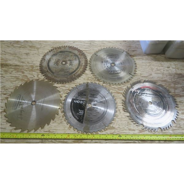 lot of circular saw blades