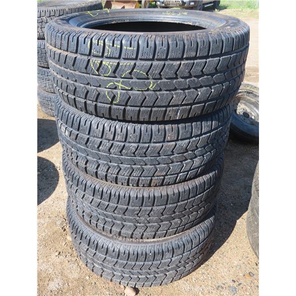 Set of 4 275/55R20 Artic claw winter Xsi tires