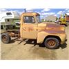 Image 9 : 1951 D51  IH  has key  doesn't run  Diamond T 6 cyl engine