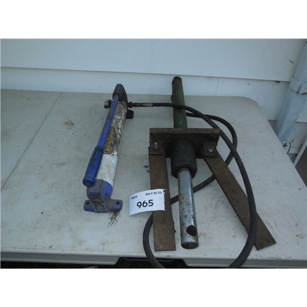Hydraulic hand pump and cylinder