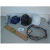 Image 1 : Hardhats, tie off , belt