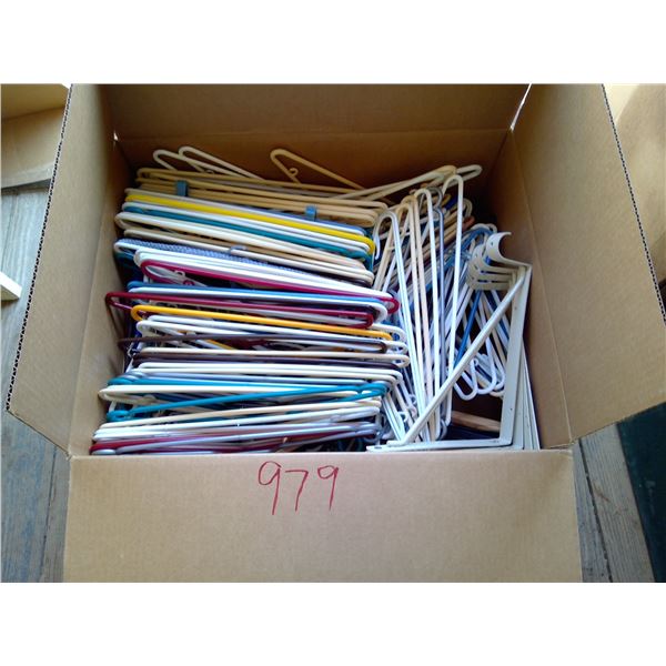 Box of asst hangers