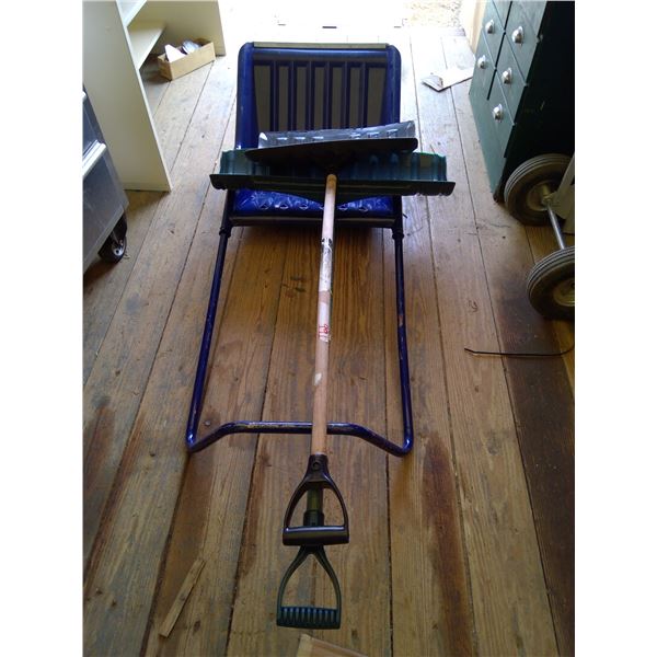 Snow scoop and 2 shovels