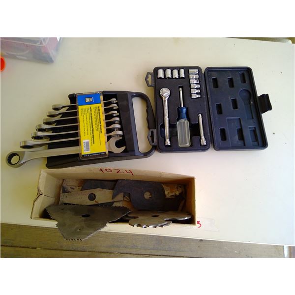 1/4 " drive sockets, gear wrench and Dado blades