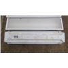 Image 2 : 5 halogen roof light fixtures - 48"x12"