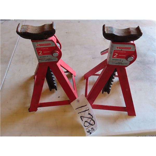 Pair of 2 ton jacks - like new