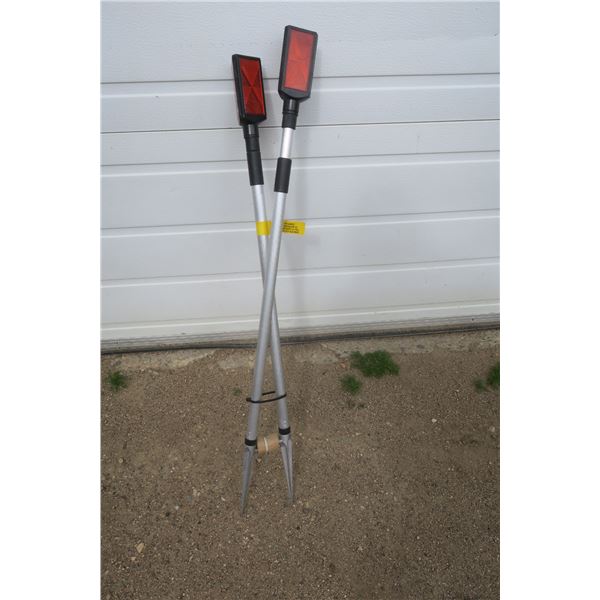 2 reflective driveway markers