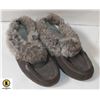 Image 1 : SIZE 9 GREY SUEDED LEATHER FUR TRIM