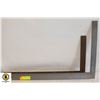 Image 1 : 2 SQUARE RULERS & OTHER