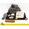 Image 1 : ESTATE FLAT WITH COLLECTION OF MINERALS