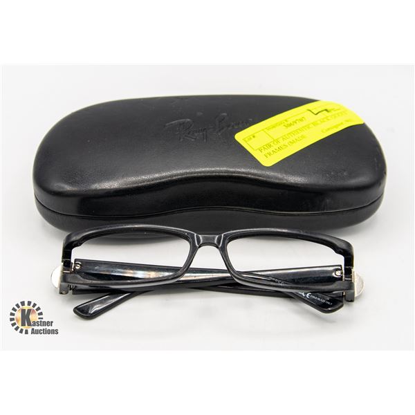 PAIR OF UNAUTHENTICATED BLACK GUCCI FRAMES