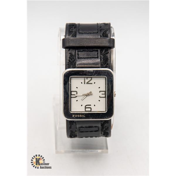 LADIES SQUARE FOSSIL WATCH