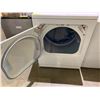 Image 2 : AMANA FRONT LOAD CLOTHES DRYER