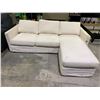 Image 1 : 2-PC SECTIONAL SOFA WITH CHAISE (CLEANING REQUIRED)