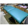Image 2 : NORTHERN TOUCH MASSAGE TABLE AND CARRYING BAG