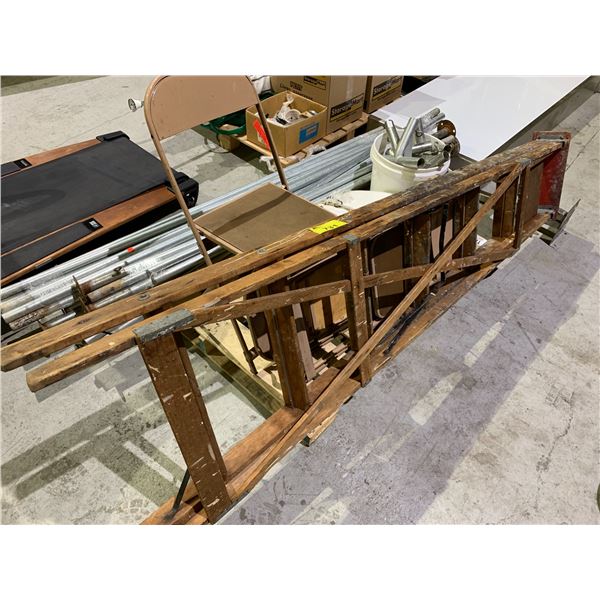 PALLET OF ASSORTED ITEMS INCLUDING; METAL PIPES, WOODEN STEP LADDER, METAL CHAIRS AND MORE