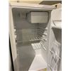 Image 3 : MAGIC CHEF BAR REFRIGERATOR