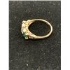 Image 2 : 14K LADIES RING S/W ANTIQUE DIAMOND & GREEN STONES (2.8G)