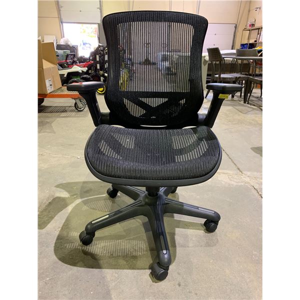 MESHBACK ROLLING OFFICE CHAIR