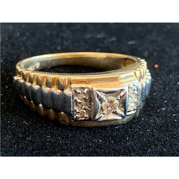 14K GOLD  RING WITH DIAMONDS SIZE 9