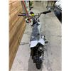 Image 2 : WHITE RPM 4 STROKE 125CC DIRT BIKE WITH DISC BRAKES, FRONT WHEEL 12" BACK WHEEL 12" *NO