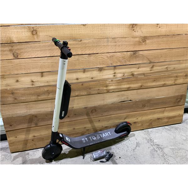 SEGWAY ES4 ELECTRIC SCOOTER WITH CHARGER