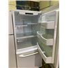 Image 2 : WHITE GE FRIDGE FRIDGE WITH BOTTOM FREEZER MODEL GBS20KBRCWW