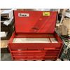 Image 2 : SNAP-ON TOOL BOX & CRATE OF ASSORTED ITEMS INCLUDING; ROPE, BATH HARDWARE & MORE