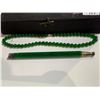 Image 2 : CASE OF SPINACH GREEN JADEITE BEADS NECKLACE AND CIGARETTE HOLDER