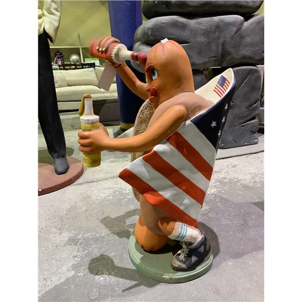 HOTDOG STATUE 33