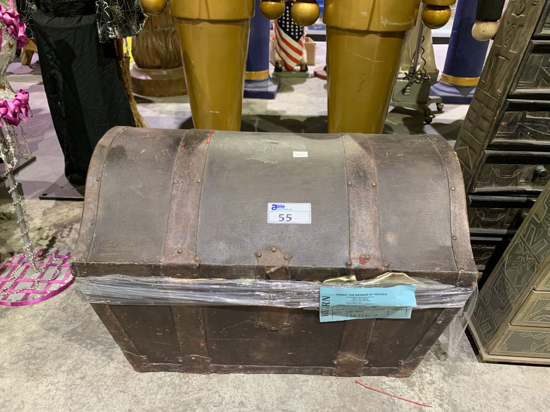 PROP TREASURE CHEST FILLED WITH PROP TREASURE APPROX 3 X 28