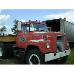 1967 I.H. Fleestar 1900 semi-tractor