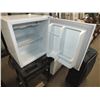 Image 2 : Danby Mini Fridge