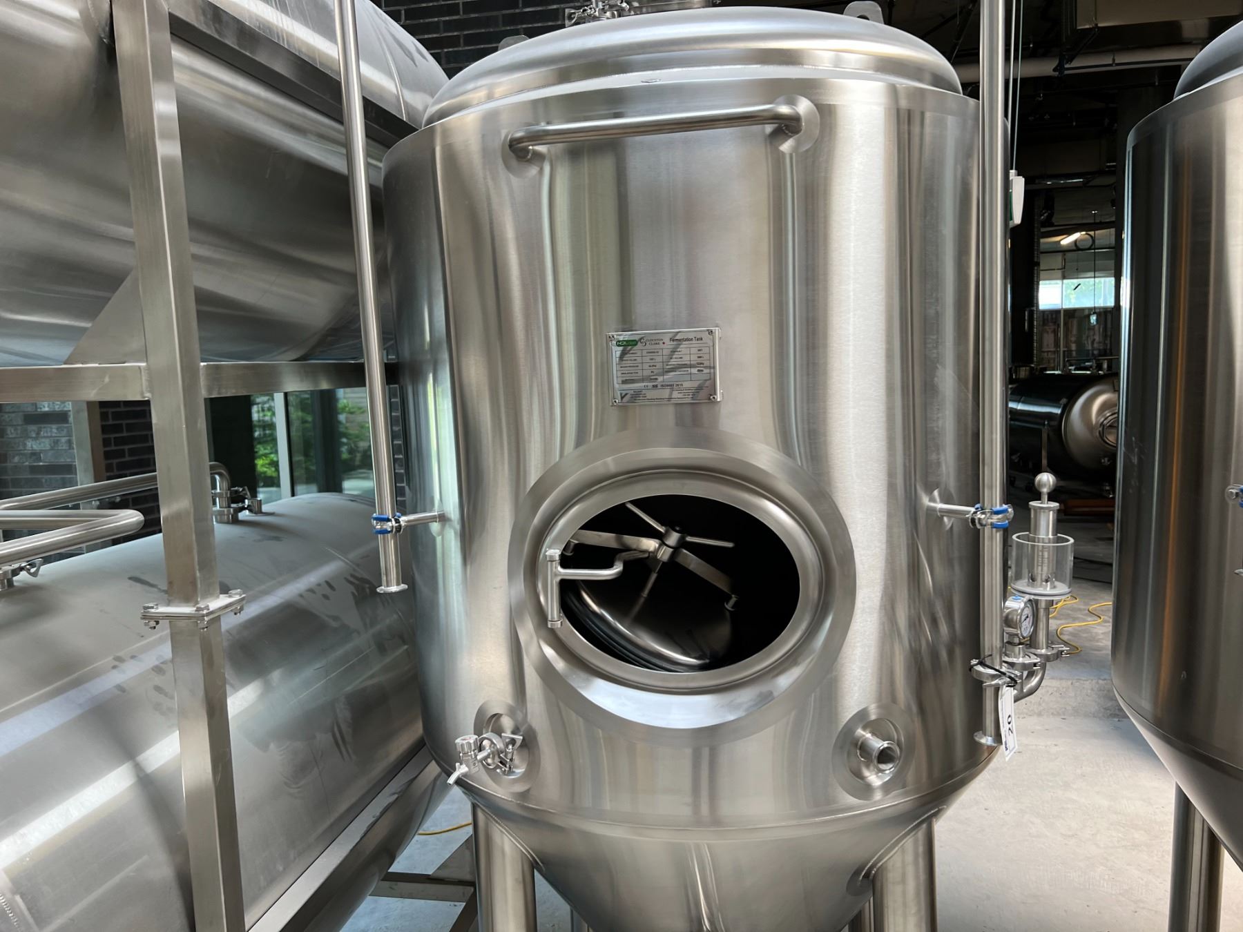 Fermenting Racking NDL FERMENTATION TANK. 10 HECTOLITER (1327 L) WITH CIP BALL, PRV, SWING ...