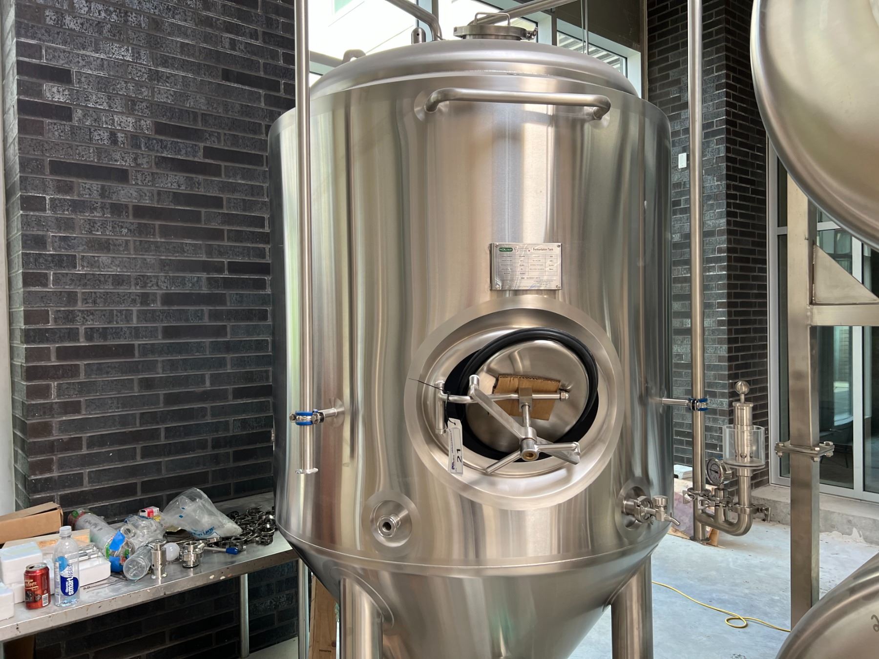 Fermenting Racking NDL FERMENTATION TANK. 10 HECTOLITER (1327 L) WITH CIP BALL, PRV, SWING ...