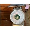 Image 2 : ACCU-WEIGH UNIVERSAL DIAL SCALE. 50 LB CAPACITY. LOOKS NEW