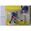 Image 3 : 1997 Starting Line-up Hockey Figurine and Card - Wayne Gretzky (NIB)