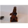 Image 2 : Vintage Pocket Scale - Wooden Brush in Dog Themed Holder