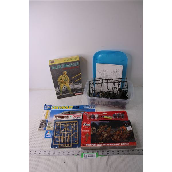 Assorted Model Miniature Items - Bodnarus Auctioneering