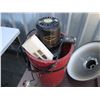 Image 2 : **Electric Ice Cream Maker + Porcelain Yard Light