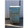 Image 1 : **Antique Ice Box - 18" x 24" x 48"
