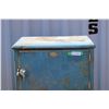 Image 2 : **Antique Ice Box - 18" x 24" x 48"