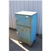 Image 4 : **Antique Ice Box - 18" x 24" x 48"
