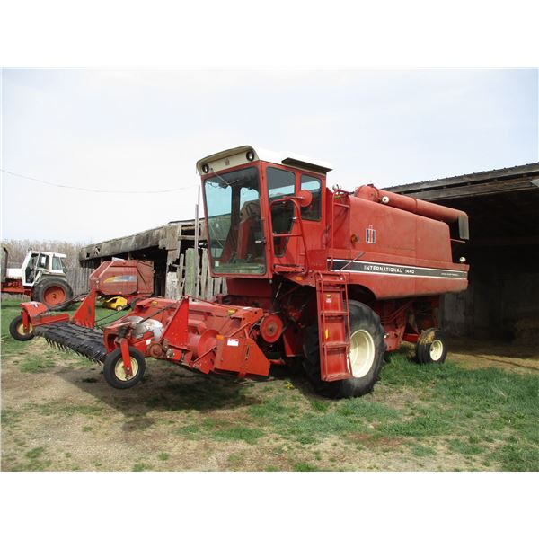 International 1440 Axial Flow Combine with Straw Chopper (4299 Hours) - 1980? Serial No. 1680220UO1O