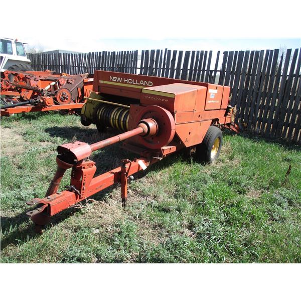New Holland 316 Square Baler (Hayliner)