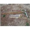 Image 1 : (2) Squeege, Handsaw, Nail Puller